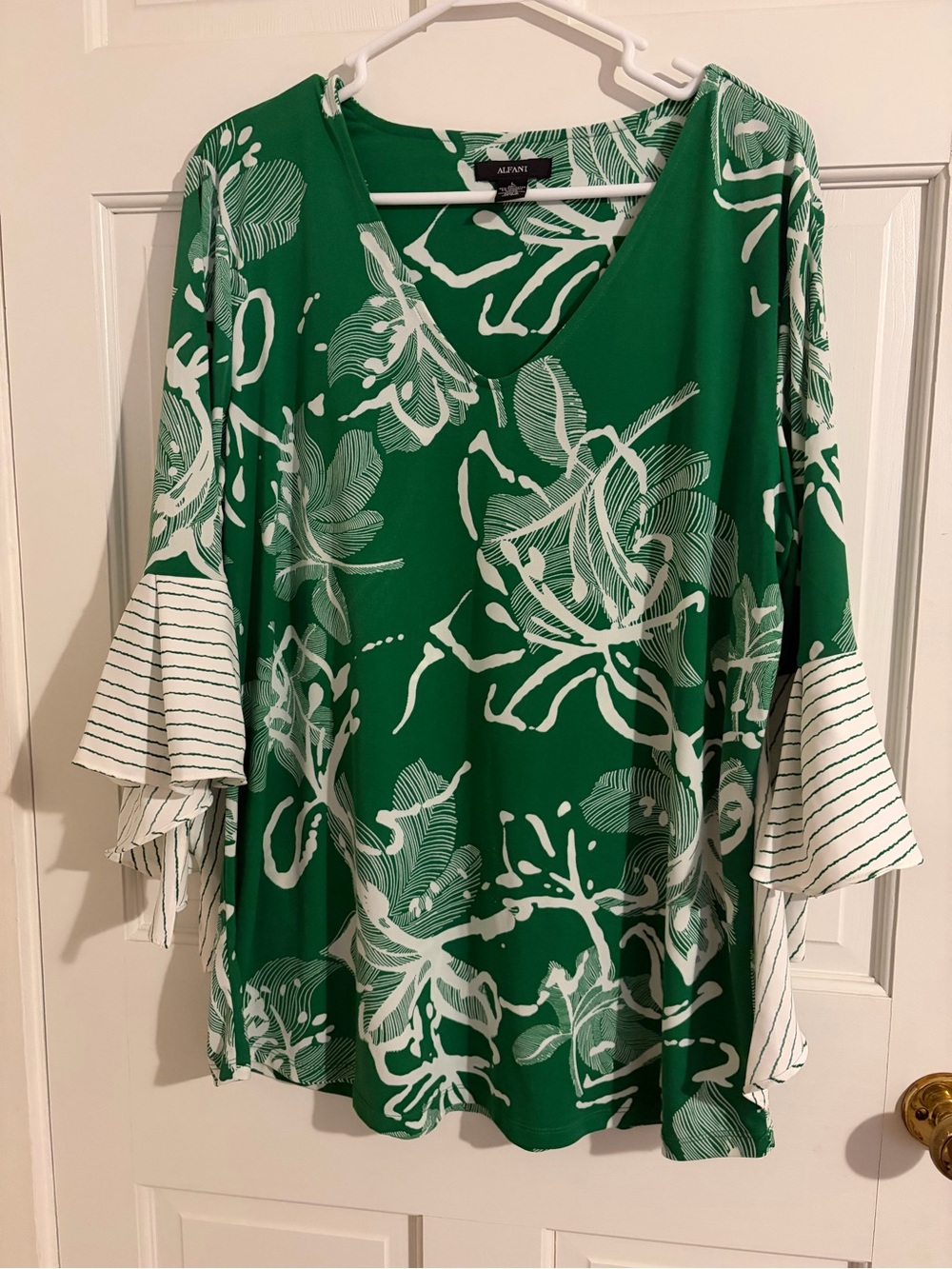 Alfani Green & White Floral V-Neck Bell-Sleeve Tunic